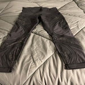 Lululemon Wunder Unders Lace Detail Size 12